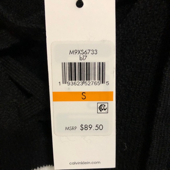 Calvin Klein Sweater - Picture 5 of 5